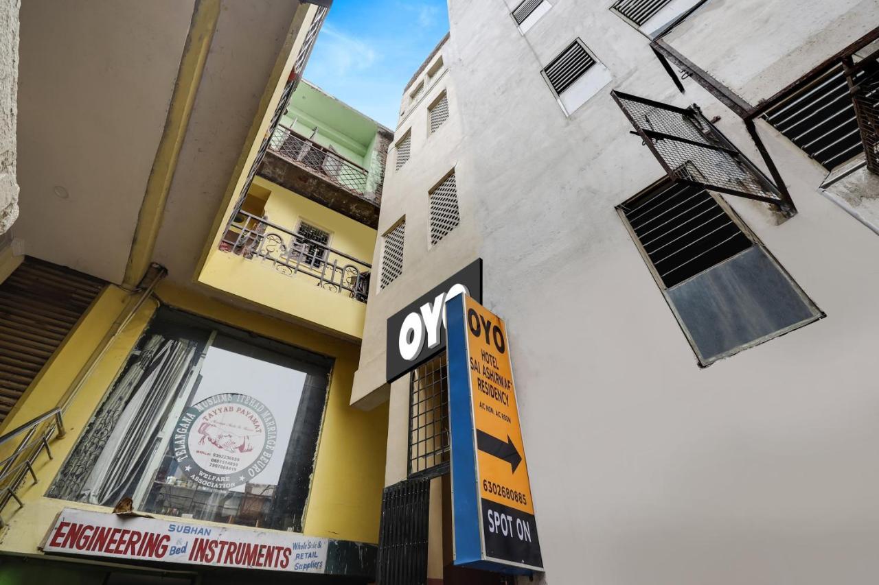 Spot On Hotel Sai Ashirwad Residency Hyderabad Bagian luar foto