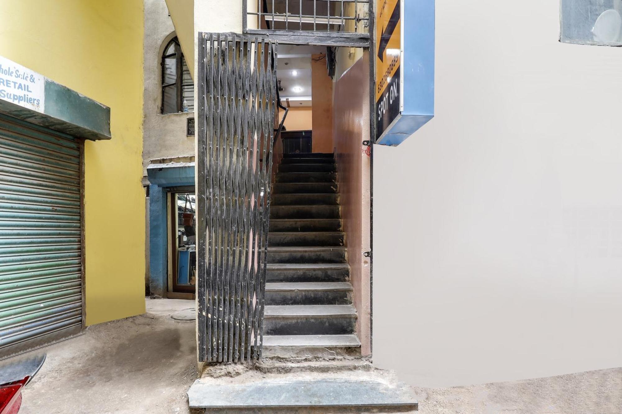 Spot On Hotel Sai Ashirwad Residency Hyderabad Bagian luar foto