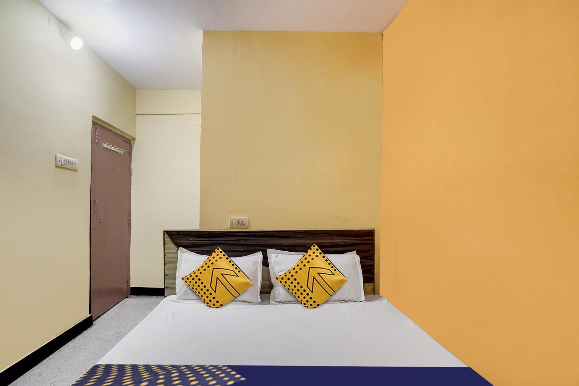 Spot On Hotel Sai Ashirwad Residency Hyderabad Bagian luar foto