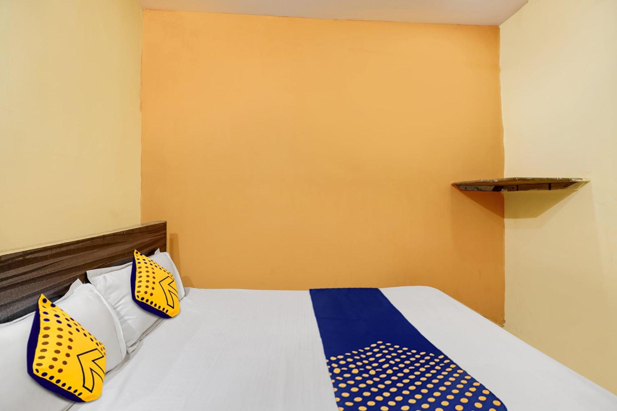 Spot On Hotel Sai Ashirwad Residency Hyderabad Bagian luar foto